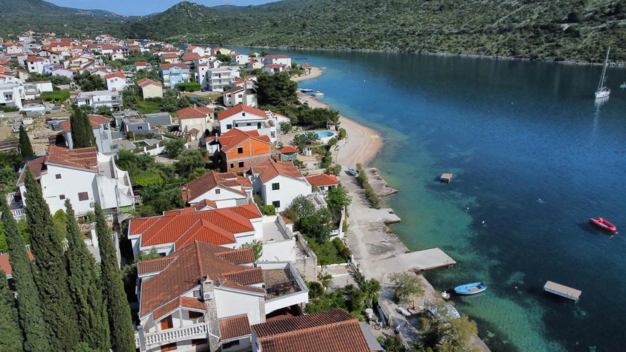 Sunset Beachfront Residence Rogoznica  Buitenkant foto