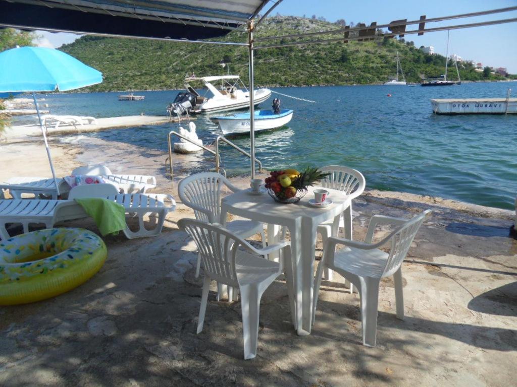 Sunset Beachfront Residence Rogoznica  Buitenkant foto