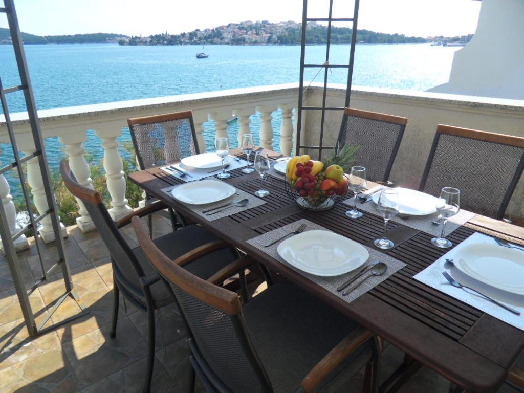 Sunset Beachfront Residence Rogoznica  Buitenkant foto